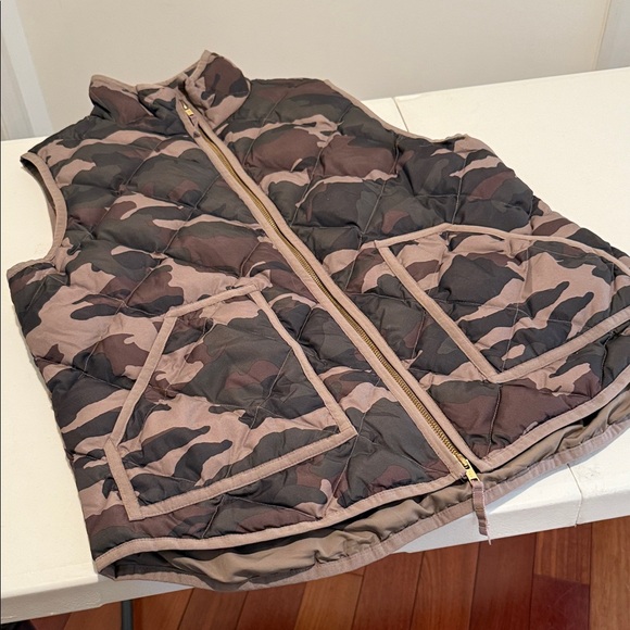 Down Filled WinterReady Quilted double Zip Puffer Vest Fun Camo Print Layering L - Picture 5 of 16
